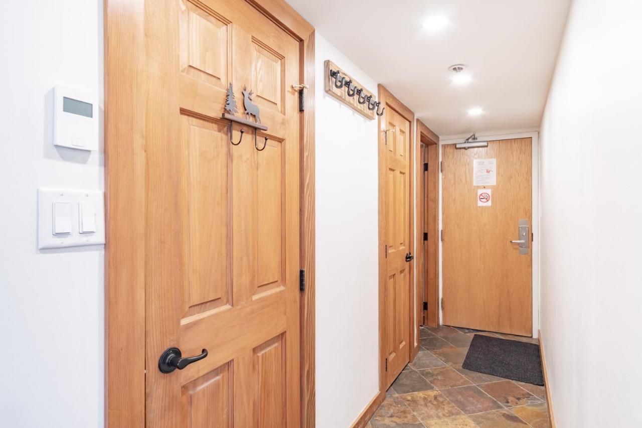 Carleton Lodge By Outpost Whistler Ngoại thất bức ảnh